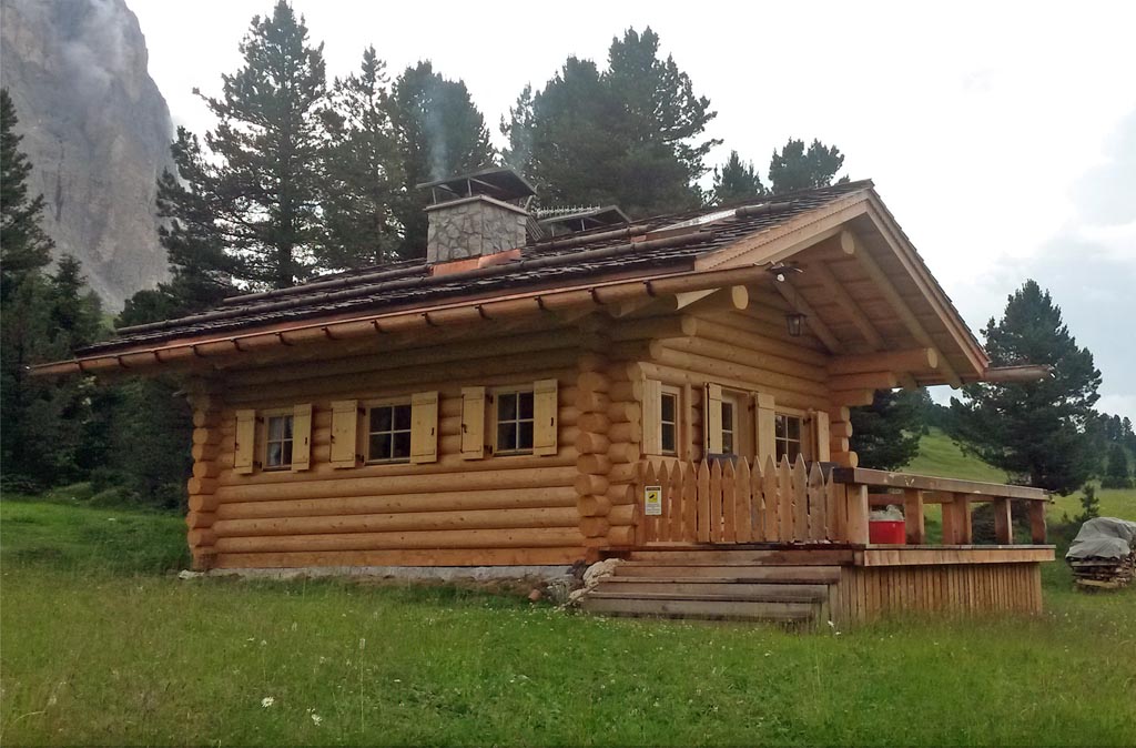 Mountain hut Ciavaz